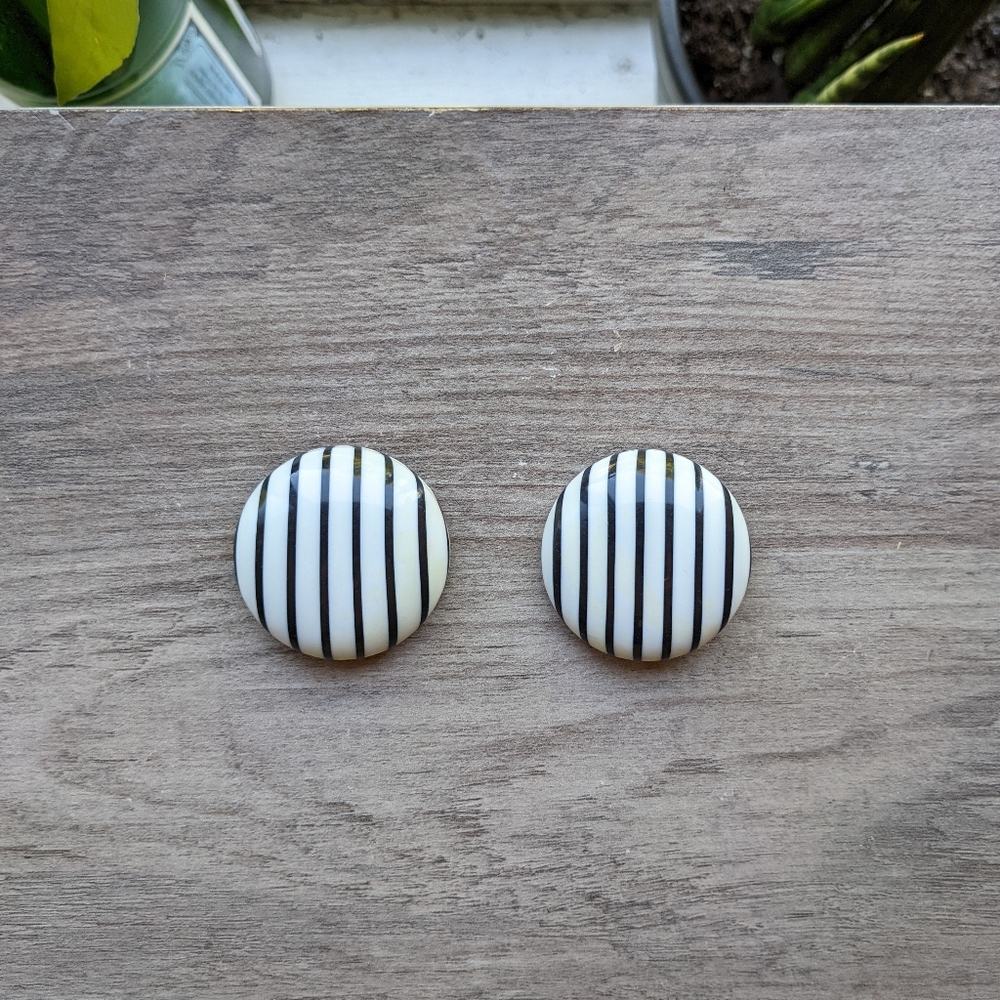 Vintage 80s Clip On Earrings